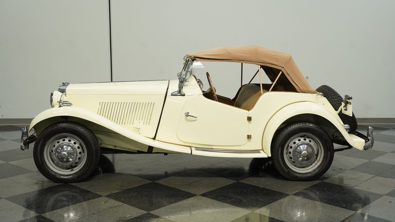Unknown-Td-1953-Cream-Tan