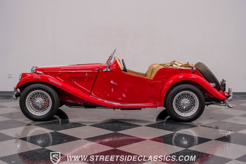 Unknown-Tf-1955-Red-Beige