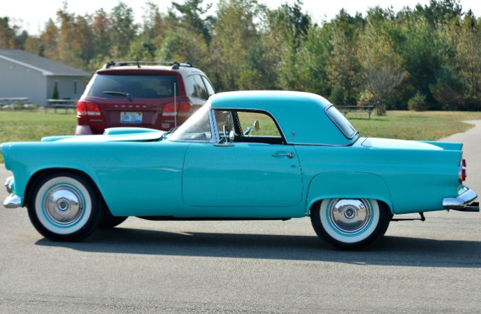 Unknown-Thunderbird-1955-Aqua-4