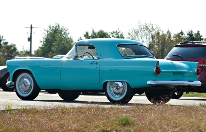 Unknown-Thunderbird-1955-Aqua-5