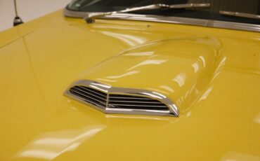 Unknown-Thunderbird-1955-Goldenrod-Yellow-Black-15