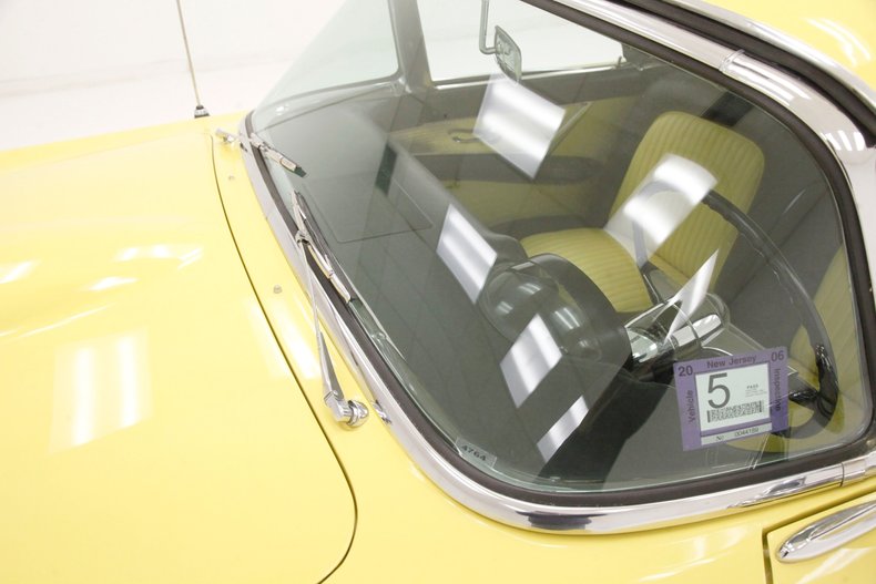 Unknown-Thunderbird-1955-Goldenrod-Yellow-Black-16