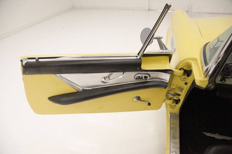 Unknown-Thunderbird-1955-Goldenrod-Yellow-Black-23