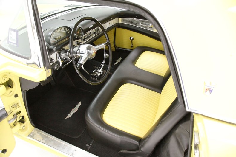 Unknown-Thunderbird-1955-Goldenrod-Yellow-Black-25
