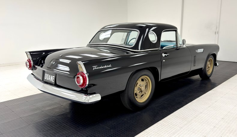 Unknown-Thunderbird-1956-Raven-Black-Peacock-Blue-12
