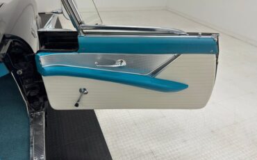 Unknown-Thunderbird-1956-Raven-Black-Peacock-Blue-25