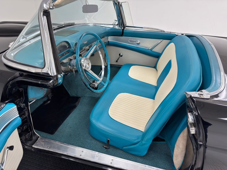 Unknown-Thunderbird-1956-Raven-Black-Peacock-Blue-27