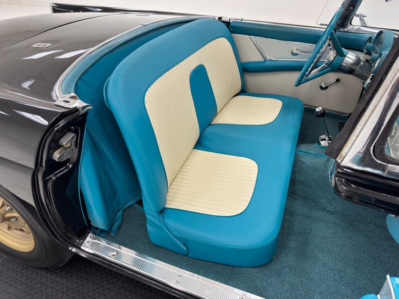 Unknown-Thunderbird-1956-Raven-Black-Peacock-Blue-28
