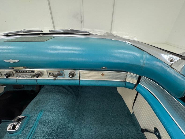 Unknown-Thunderbird-1956-Raven-Black-Peacock-Blue-34