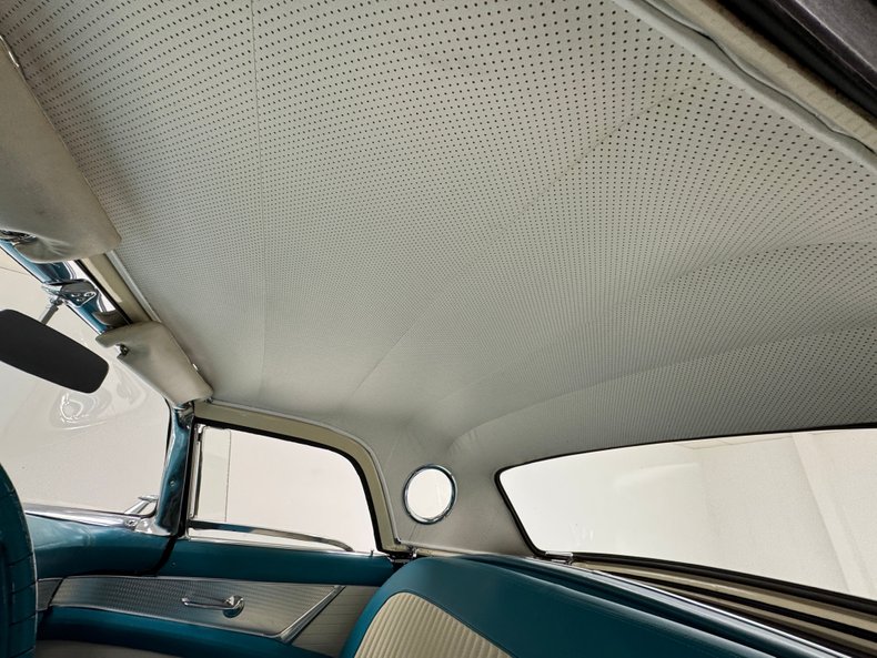 Unknown-Thunderbird-1956-Raven-Black-Peacock-Blue-37
