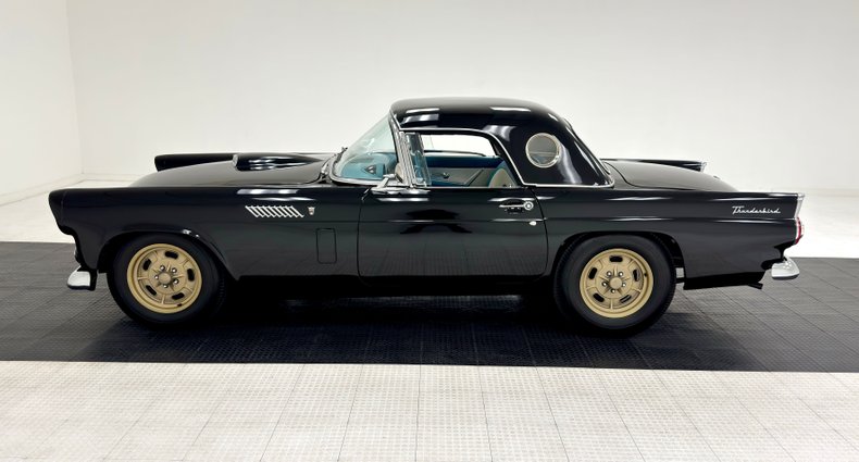 Unknown-Thunderbird-1956-Raven-Black-Peacock-Blue-40