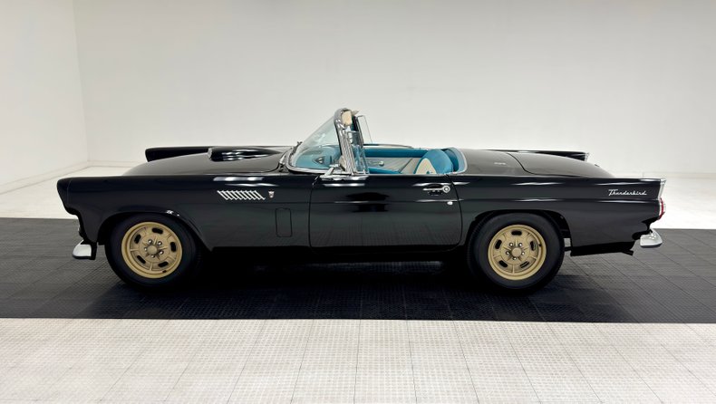 Unknown-Thunderbird-1956-Raven-Black-Peacock-Blue-41
