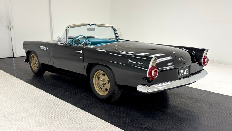 Unknown-Thunderbird-1956-Raven-Black-Peacock-Blue-43
