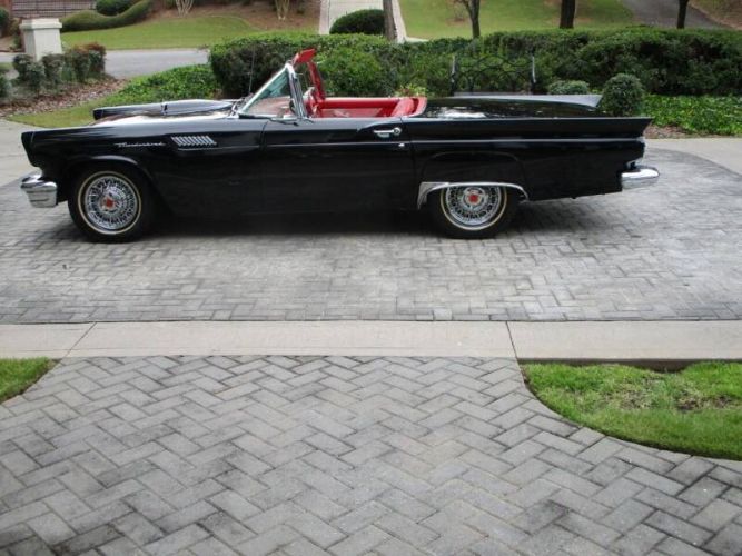 Unknown-Thunderbird-1957-Black-Red-27