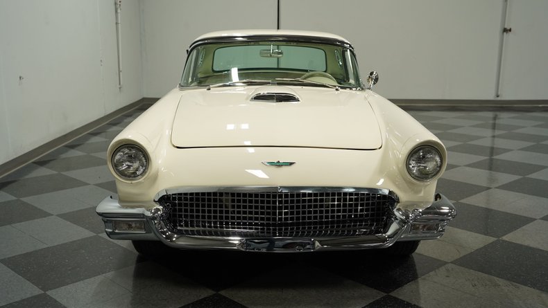 Unknown-Thunderbird-1957-Colonial-White-Colonial-White-15