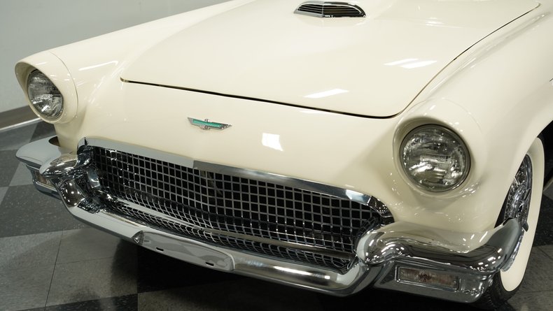 Unknown-Thunderbird-1957-Colonial-White-Colonial-White-18