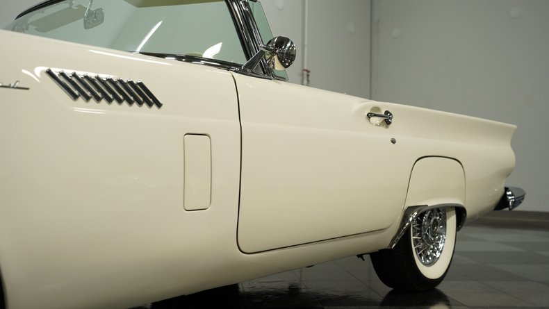 Unknown-Thunderbird-1957-Colonial-White-Colonial-White-19