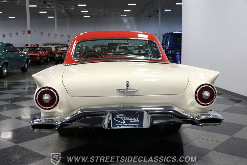 Unknown-Thunderbird-1957-Colonial-White-Flame-Red-11
