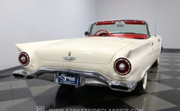 Unknown-Thunderbird-1957-Colonial-White-Flame-Red-13