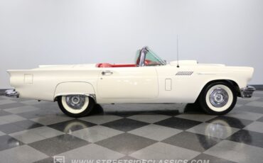 Unknown-Thunderbird-1957-Colonial-White-Flame-Red-16