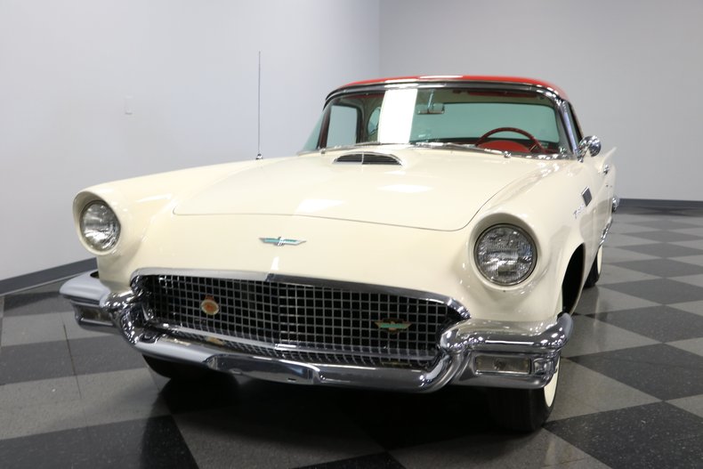 Unknown-Thunderbird-1957-Colonial-White-Flame-Red-19