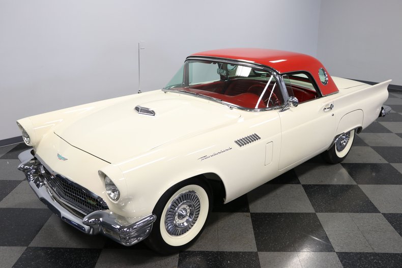 Unknown-Thunderbird-1957-Colonial-White-Flame-Red-20