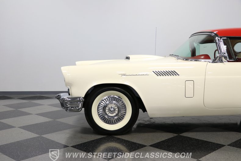 Unknown-Thunderbird-1957-Colonial-White-Flame-Red-23