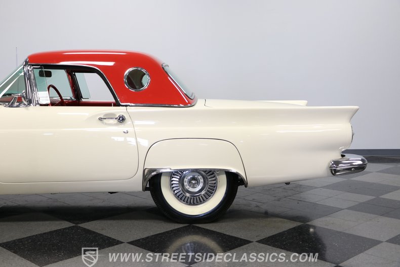Unknown-Thunderbird-1957-Colonial-White-Flame-Red-24