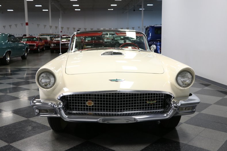 Unknown-Thunderbird-1957-Colonial-White-Flame-Red-3