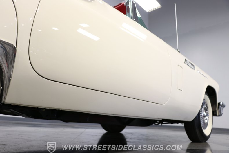 Unknown-Thunderbird-1957-Colonial-White-Flame-Red-30
