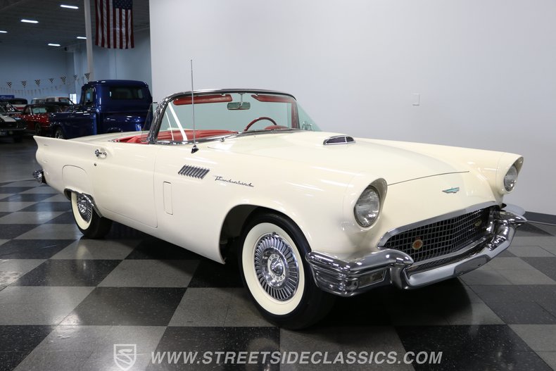 Unknown-Thunderbird-1957-Colonial-White-Flame-Red-49