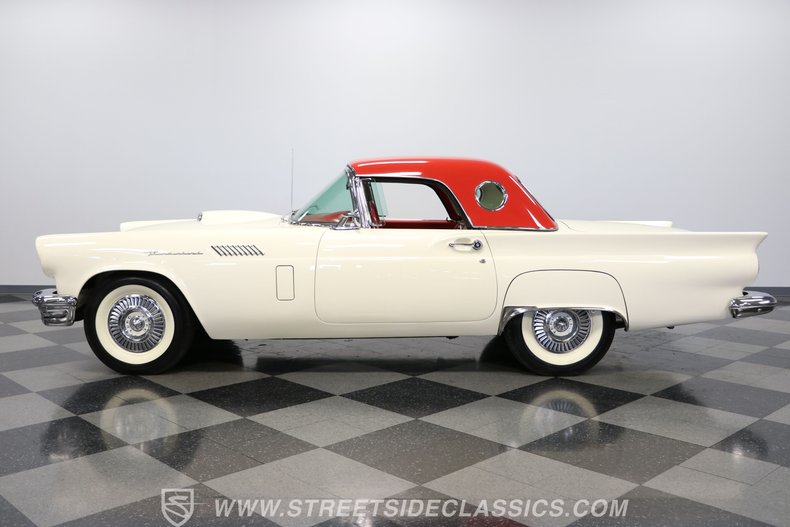 Unknown-Thunderbird-1957-Colonial-White-Flame-Red-7