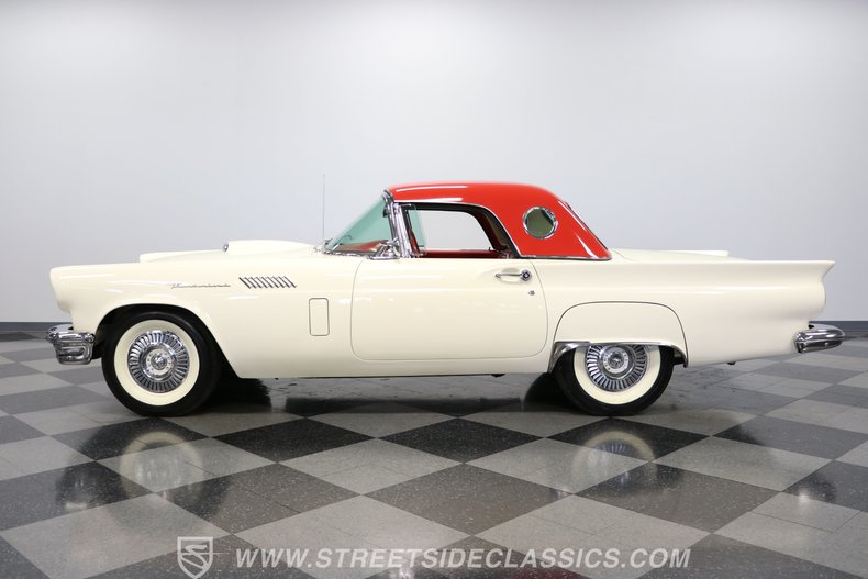 Unknown-Thunderbird-1957-Colonial-White-Flame-Red