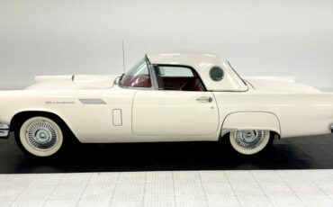 Unknown-Thunderbird-1957-Colonial-White-Red-1