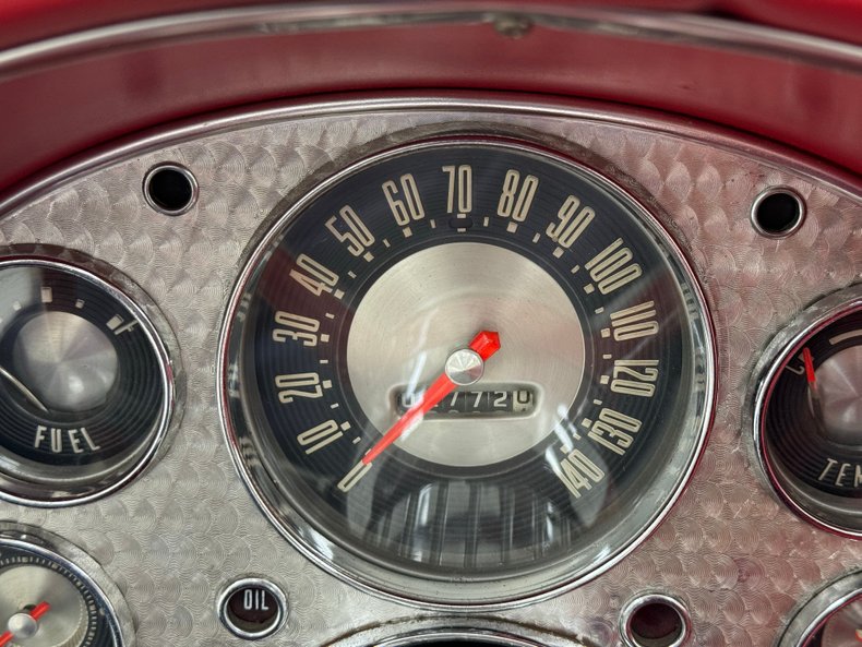 Unknown-Thunderbird-1957-Colonial-White-Red-10