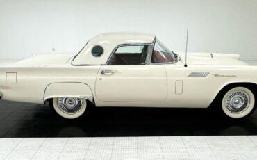 Unknown-Thunderbird-1957-Colonial-White-Red-21