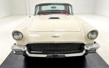 Unknown-Thunderbird-1957-Colonial-White-Red-23