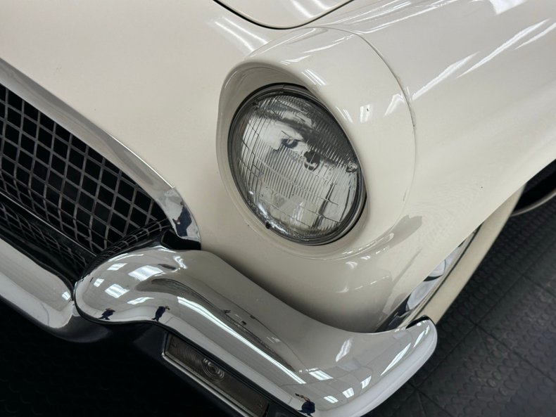 Unknown-Thunderbird-1957-Colonial-White-Red-25