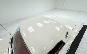 Unknown-Thunderbird-1957-Colonial-White-Red-29