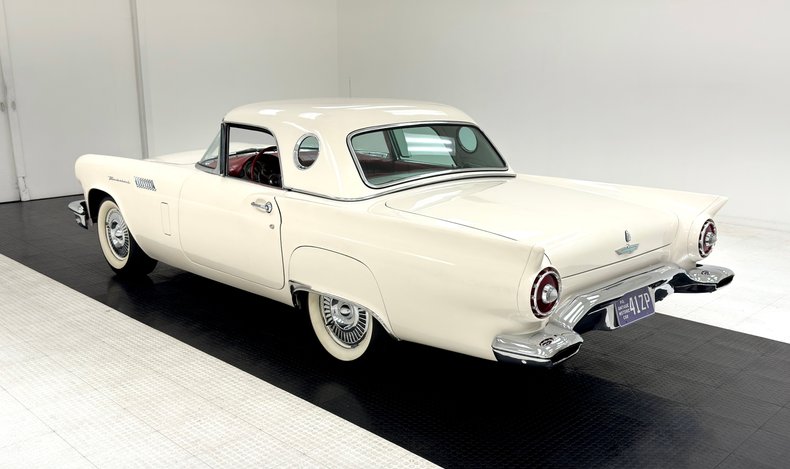 Unknown-Thunderbird-1957-Colonial-White-Red-3