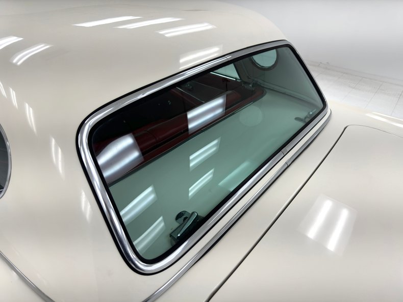 Unknown-Thunderbird-1957-Colonial-White-Red-31