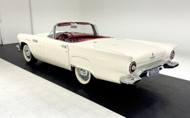 Unknown-Thunderbird-1957-Colonial-White-Red-4