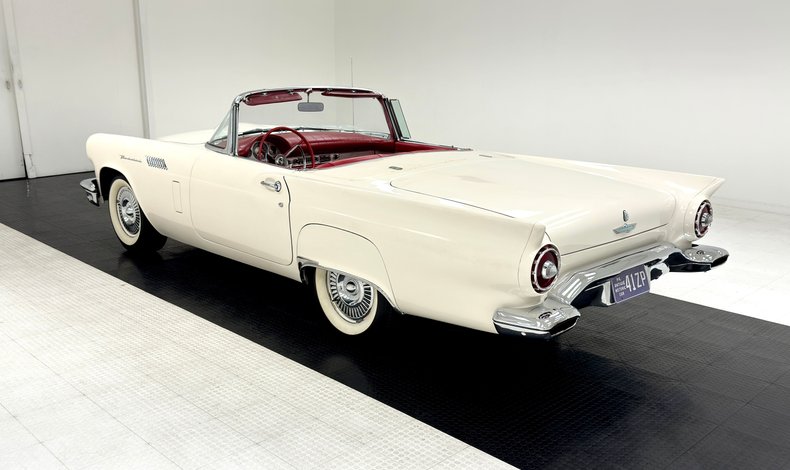 Unknown-Thunderbird-1957-Colonial-White-Red-4