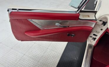 Unknown-Thunderbird-1957-Colonial-White-Red-42