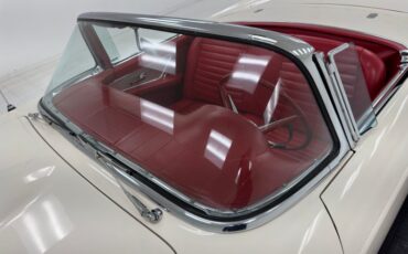 Unknown-Thunderbird-1957-Colonial-White-Red-7