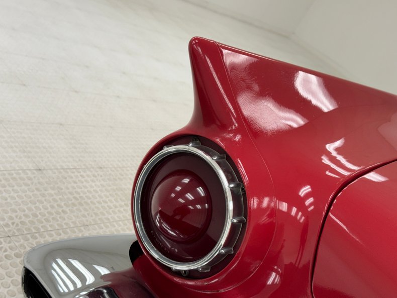 Unknown-Thunderbird-1957-Flame-Red-Flame-Red-37