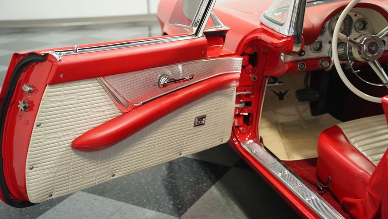 Unknown-Thunderbird-1957-Flame-Red-Red-ampamp-White-38