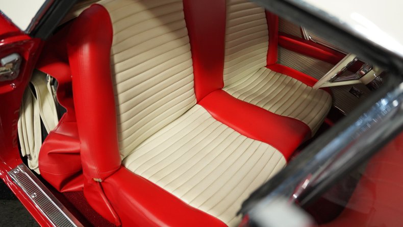 Unknown-Thunderbird-1957-Flame-Red-Red-ampamp-White-47