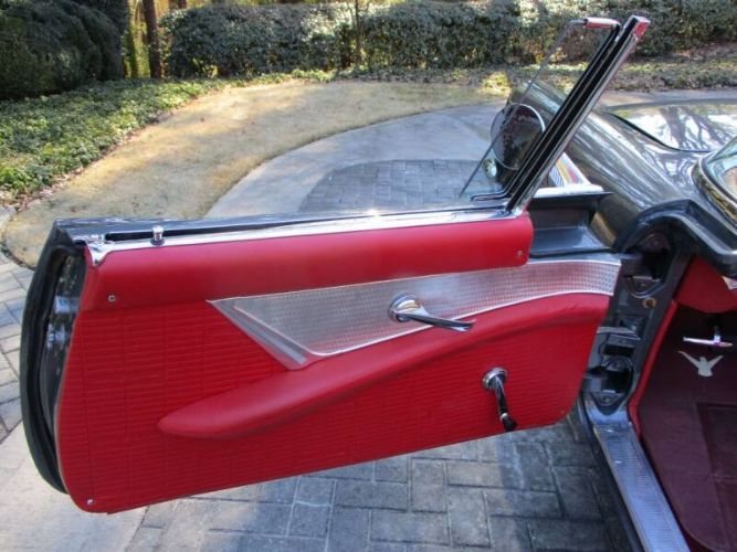 Unknown-Thunderbird-1957-Gray-Red-15