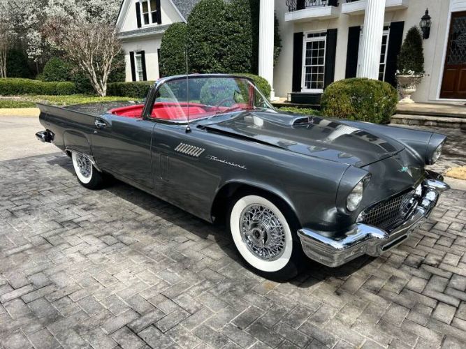 Unknown-Thunderbird-1957-Gray-Red-27